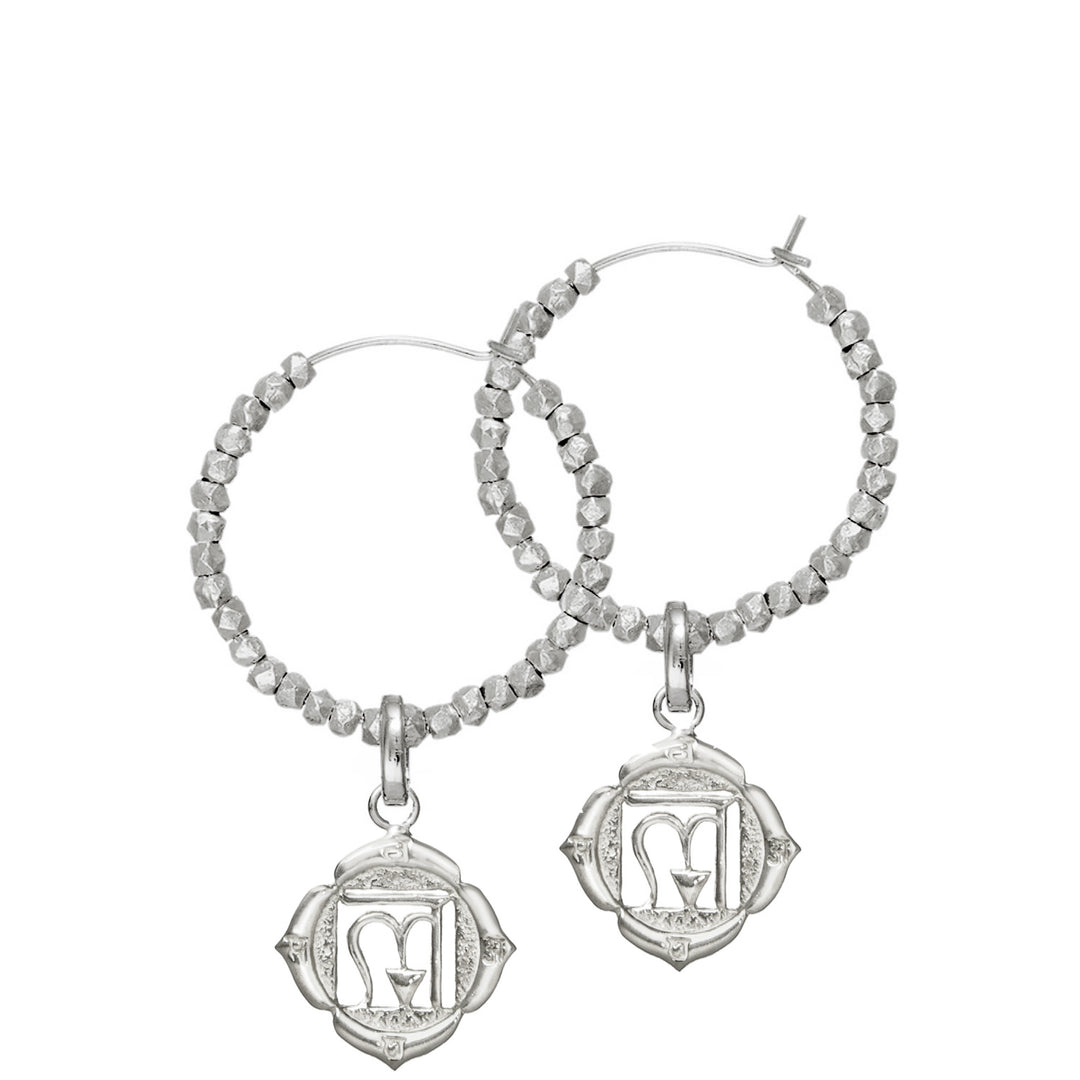 Wurzel oder Muladhara Chakra Kreolen mit balinesischen Perlen verziert aus Sterling Silber von ETERNAL BLISS - Spiritueller Schmuck