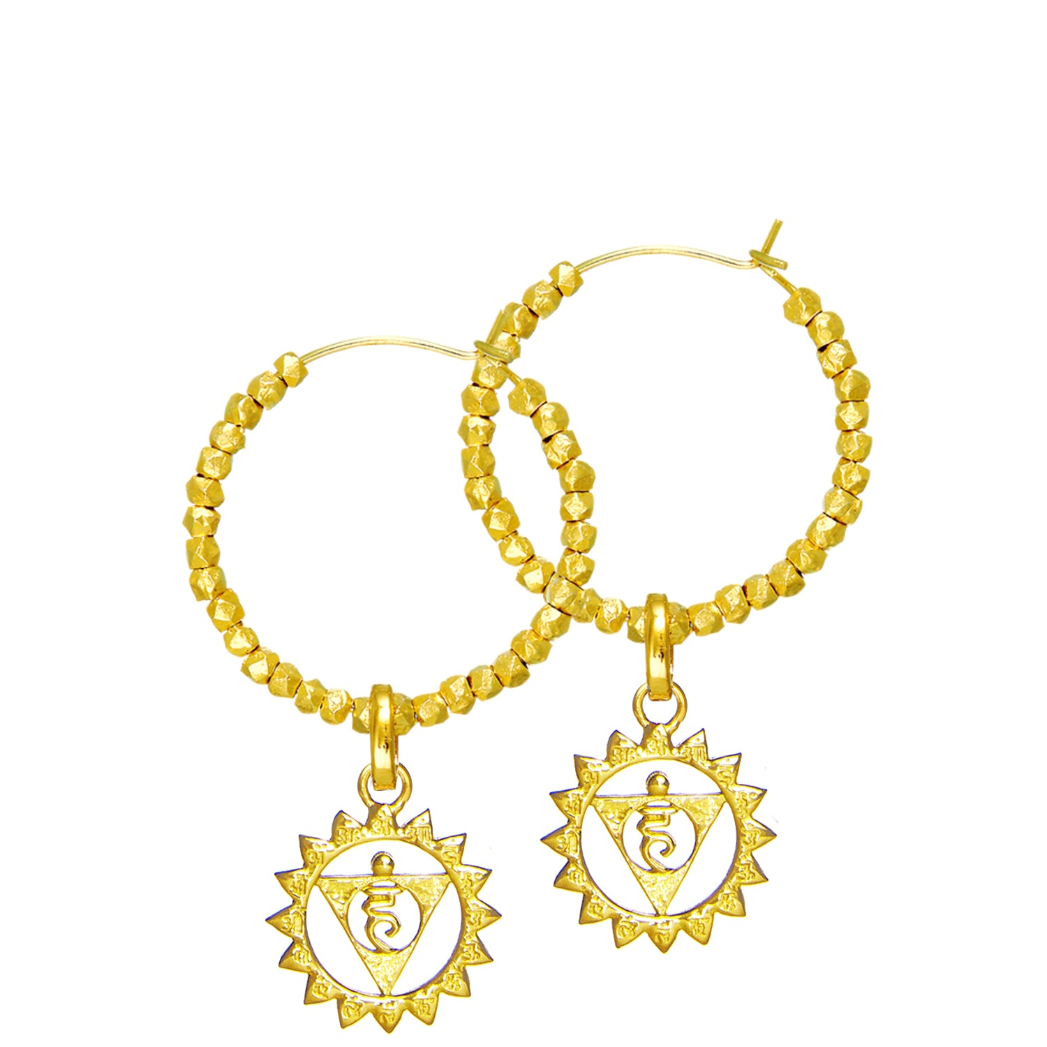 Hals oder Vishuddha Chakra Kreolen aus vergoldetem Sterling Silber mit balinesischen Perlen verziert von ETERNAL BLISS - Spiritueller Schmuck