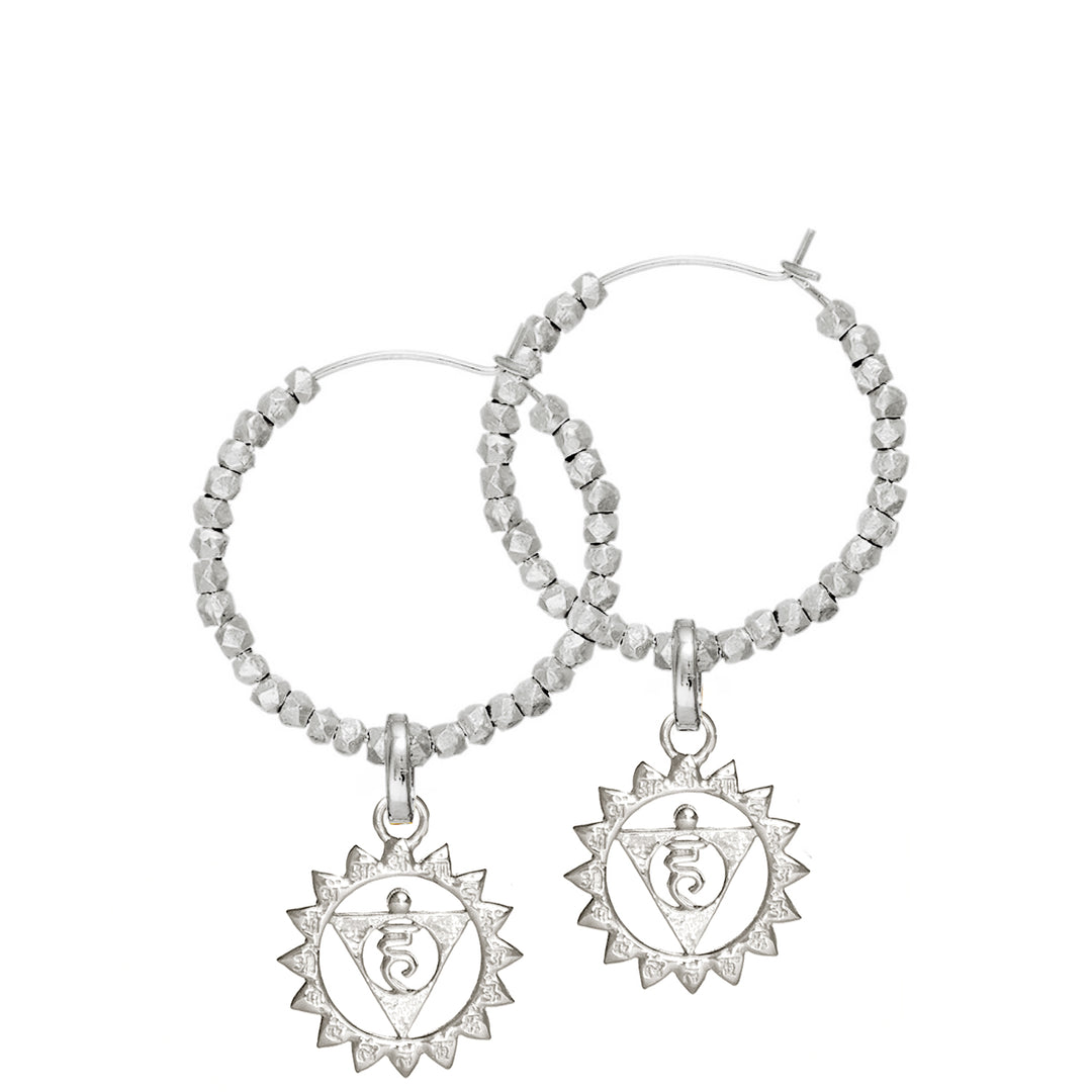 Hals oder Vishuddha Chakra Kreolen aus hochwertigem Sterling Silber mit balinesischen Perlen verziert von ETERNAL BLISS - Spiritueller Schmuck