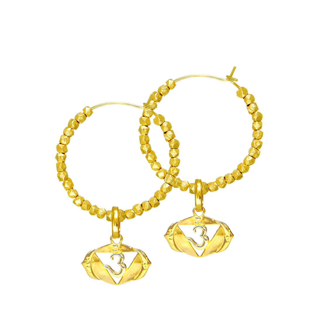 Stirn oder Ajna Chakra Kreolen aus vergoldetem Sterling Silber mit balinesischen Perlen verziert von ETERNAL BLISS - Spiritueller Schmuck