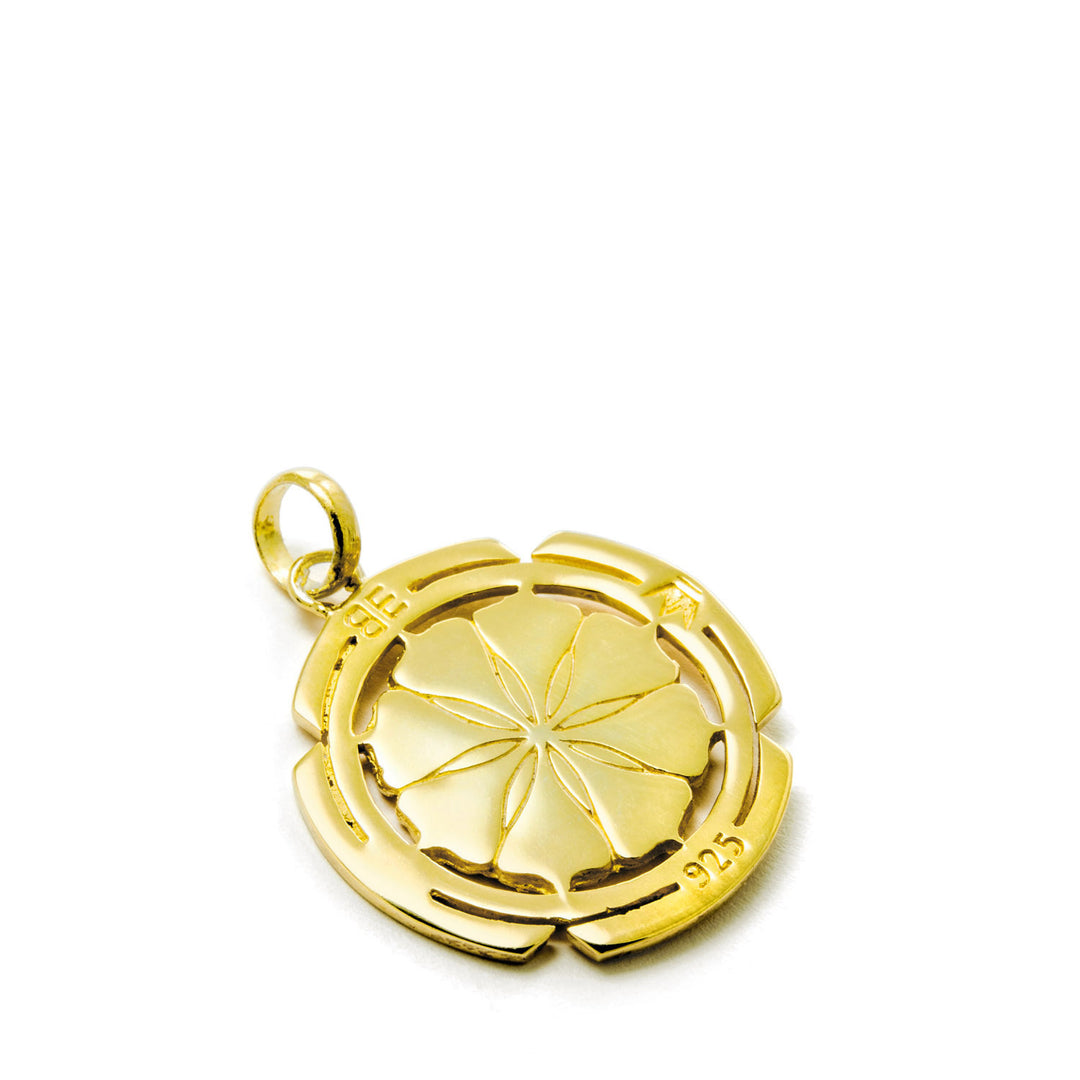 Rückansicht des kreisförmigen vergoldeten Kali Yantra Anhängers aus Sterling Silber mit Kette von ETERNAL BLISS - Spiritueller Schmuck