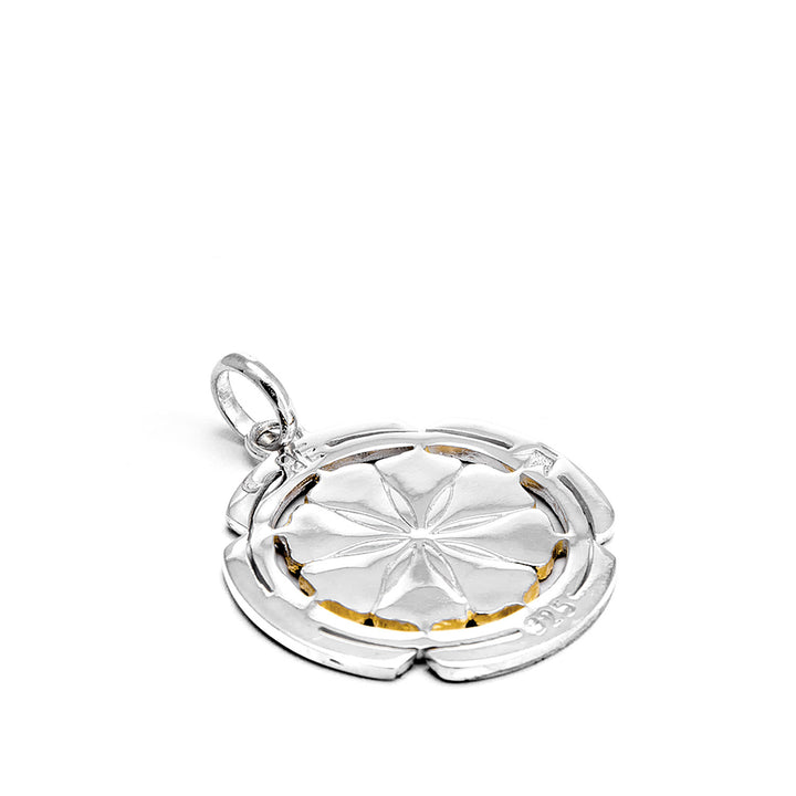 Rückansicht des Kali Yantra Anhänger aus patiniertem Sterling Silber mit Teilvergoldeten Lotusblättern von ETERNAL BLISS - Spiritueller Schmuck