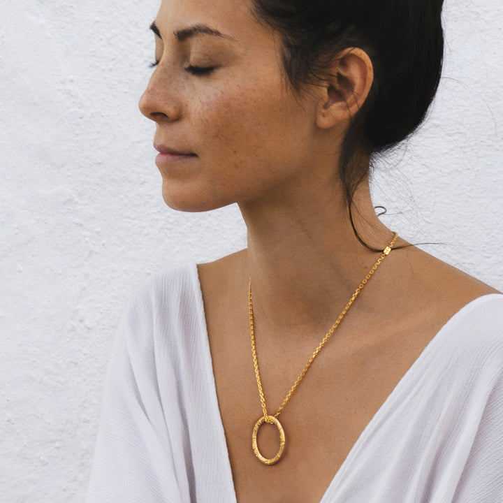 Aham Prema Mantra Anhänger vergoldet