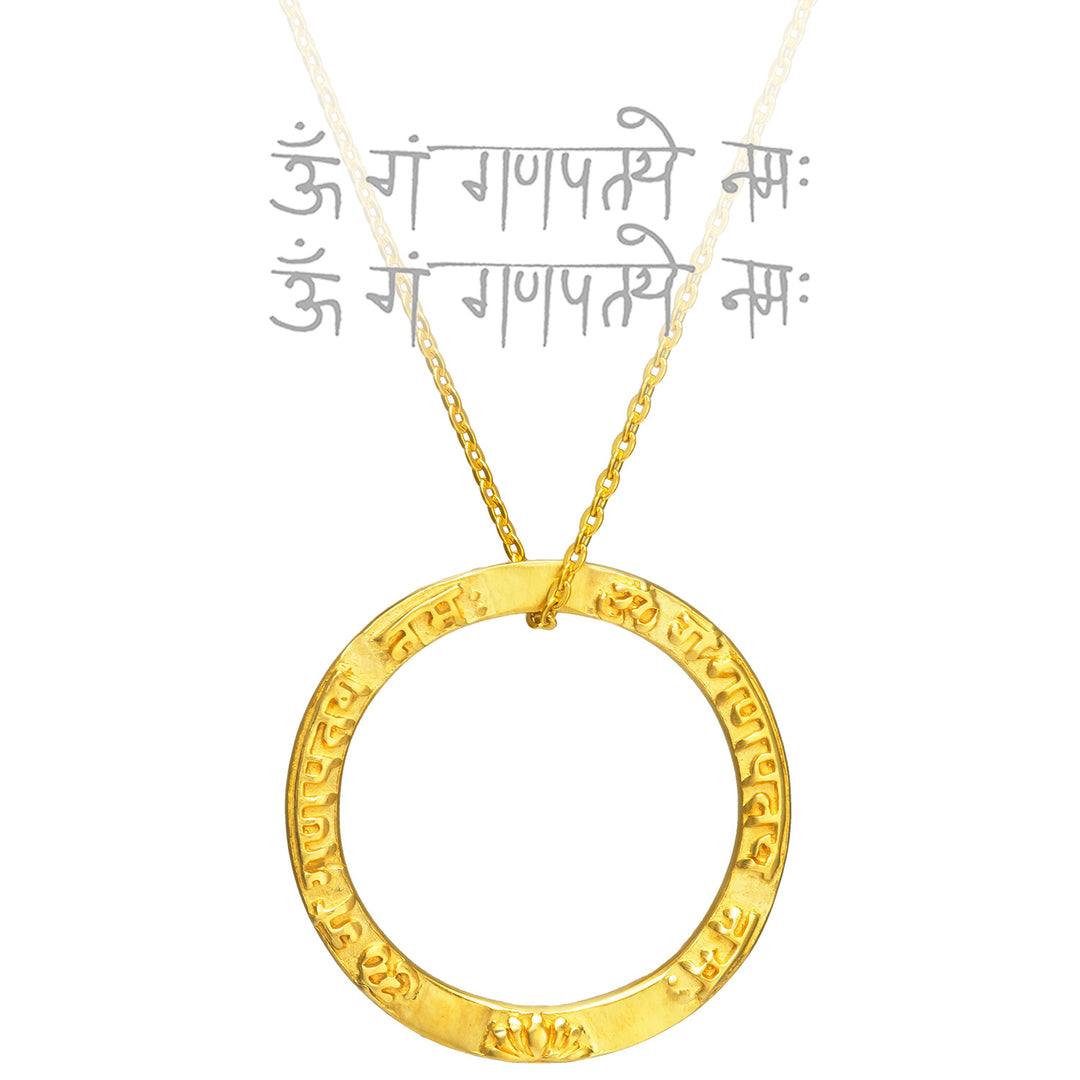 Ringförmiger Ganesha Mantra Anhänger  aus vergoldetem Sterling Silber von ETERNAL BLISS aus der spirituellen Yoga Schmuckkollektion