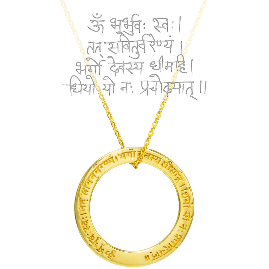 Gayatri Mantra Anhänger aus 24 Karat vergoldetem Sterling Silber von Eternal Bliss aus der Yoga Schmuckkollektion