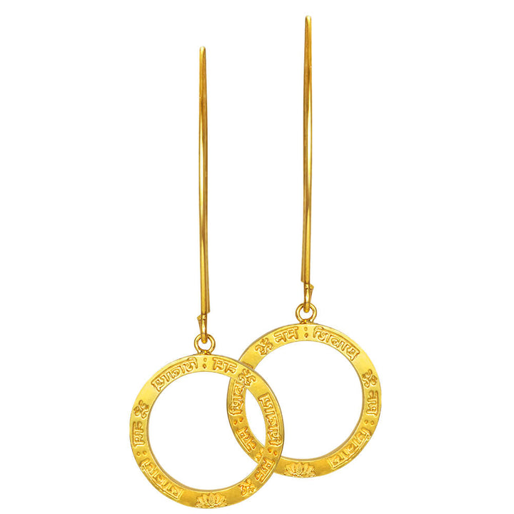 Shiva Mantra Ohrhänger mit langen Haken aus 24kt vergoldetem Sterling Silber von ETERNAL BLISS