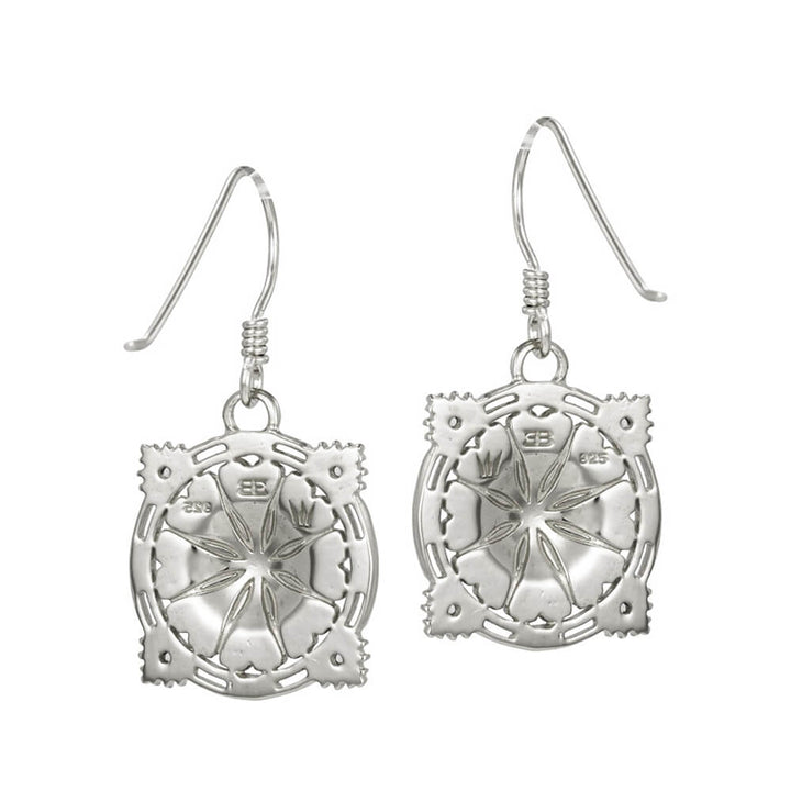 Hochwertig gearbeitete Rückansicht der runden Sri Yantra Ohrhänger mit Aquamarinen Mini Silber