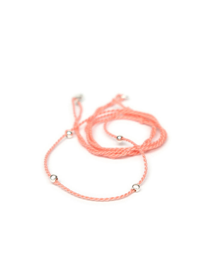 Halsband flamingo aus Baumwolle mit silberen Perlen von ETERNAL BLISS