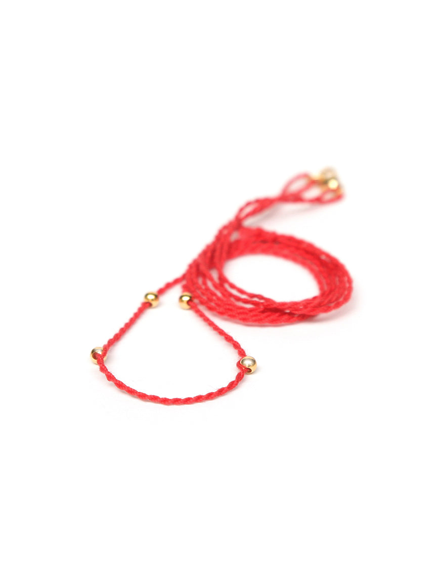 Halsband mohnrot aus Baumwolle mit goldenen Perlen von ETERNAL BLISS